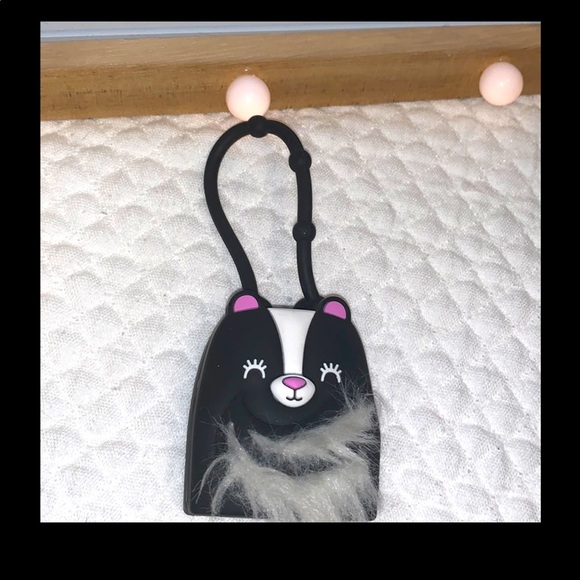 Bath & Body Works Furry Cat/Skunk Pocket holder - Picture 2 of 3